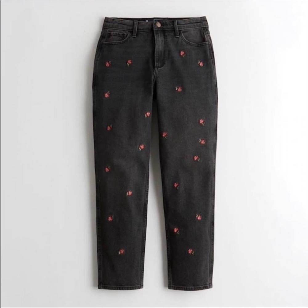 HOLLISTER CURVY HIGH RISE MOM JEANS